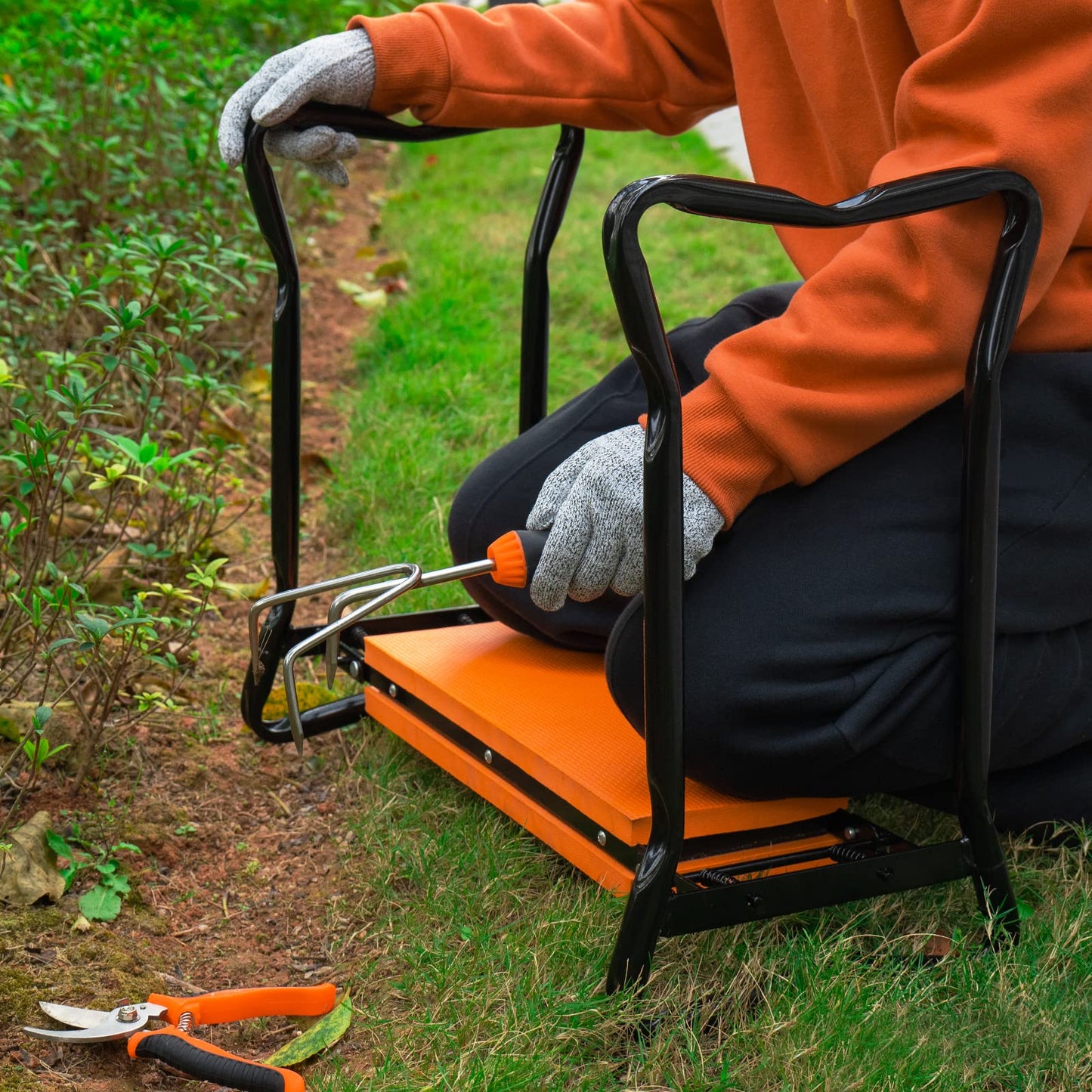 LANNIU Garden Kneeler and Seat, Foldable Garden Stool, Heavy Duty Garden Chair for Kneeling and Sitting, Gardening Gifts for Women, Grandparents, Seniors, Mom & Dad