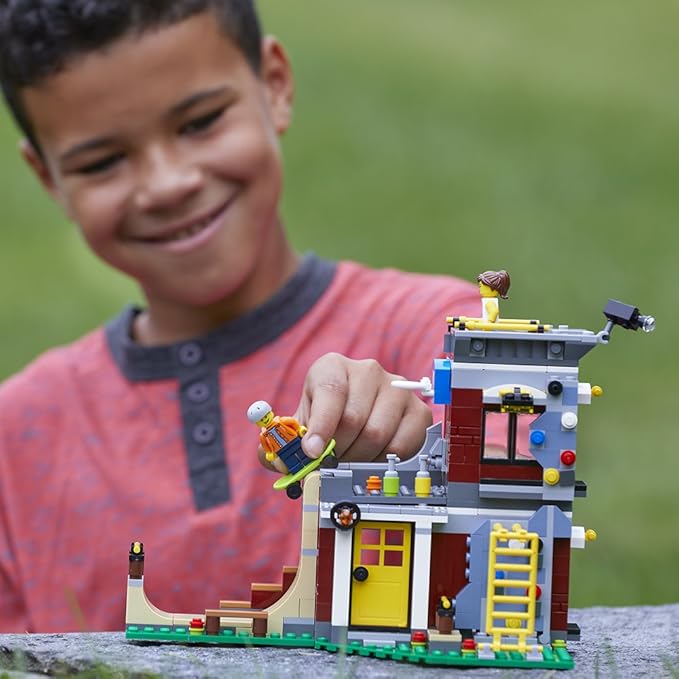 LEGO Creator 3in1 Modular Skate House 31081 Building Kit (422 Piece)