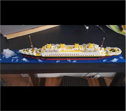 Titanic Ship Model Building Block Set 3D Puzzle Sets DIY Educational Toys Bricks Toy with 1860Pcs Micro Mini Blocks Ideal Gift for Kids and Adults