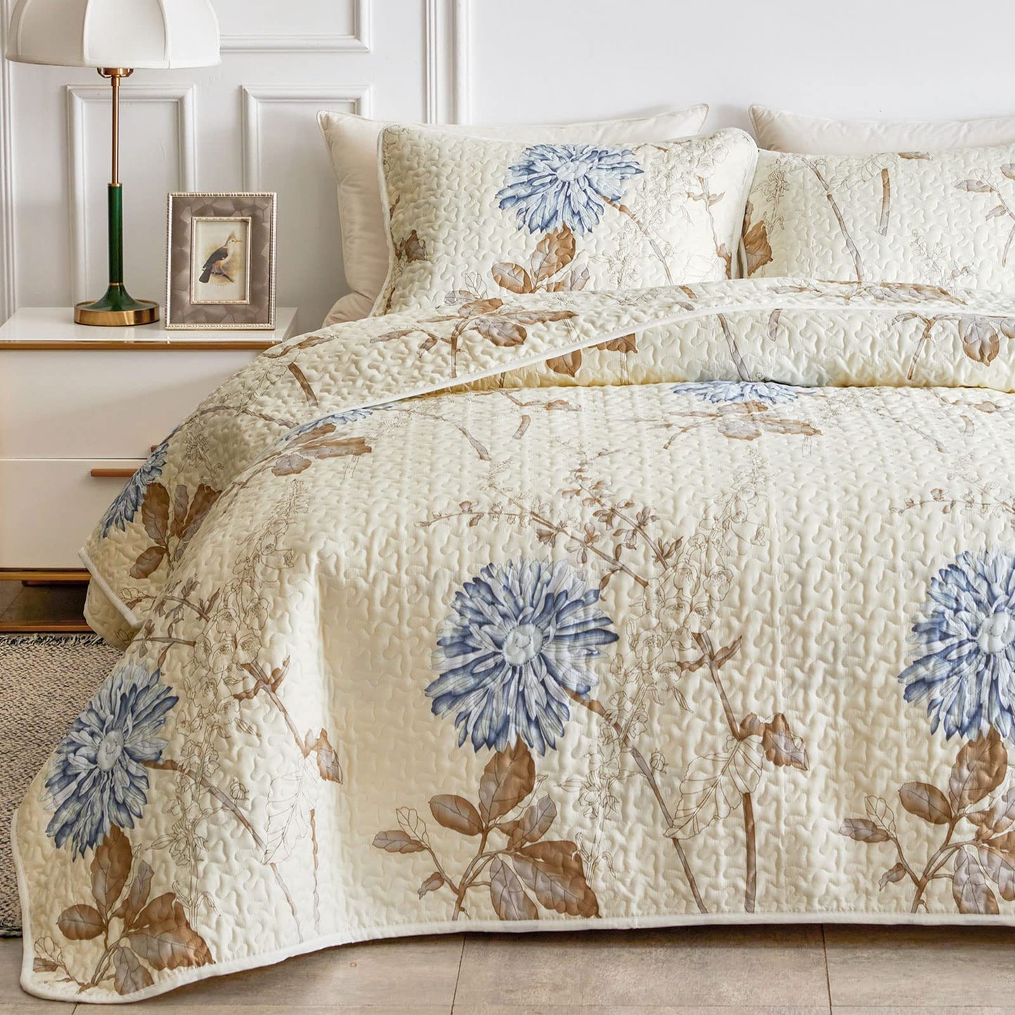 Joyreap Floral Quilt Set California King- 102x114 inches, 3 Pieces Lightweight Microfiber Quilt, Elegant Flower Botanical Design, Bedspread Bed Cover for All Season, 1 Quilt and 2 Pillow Shams