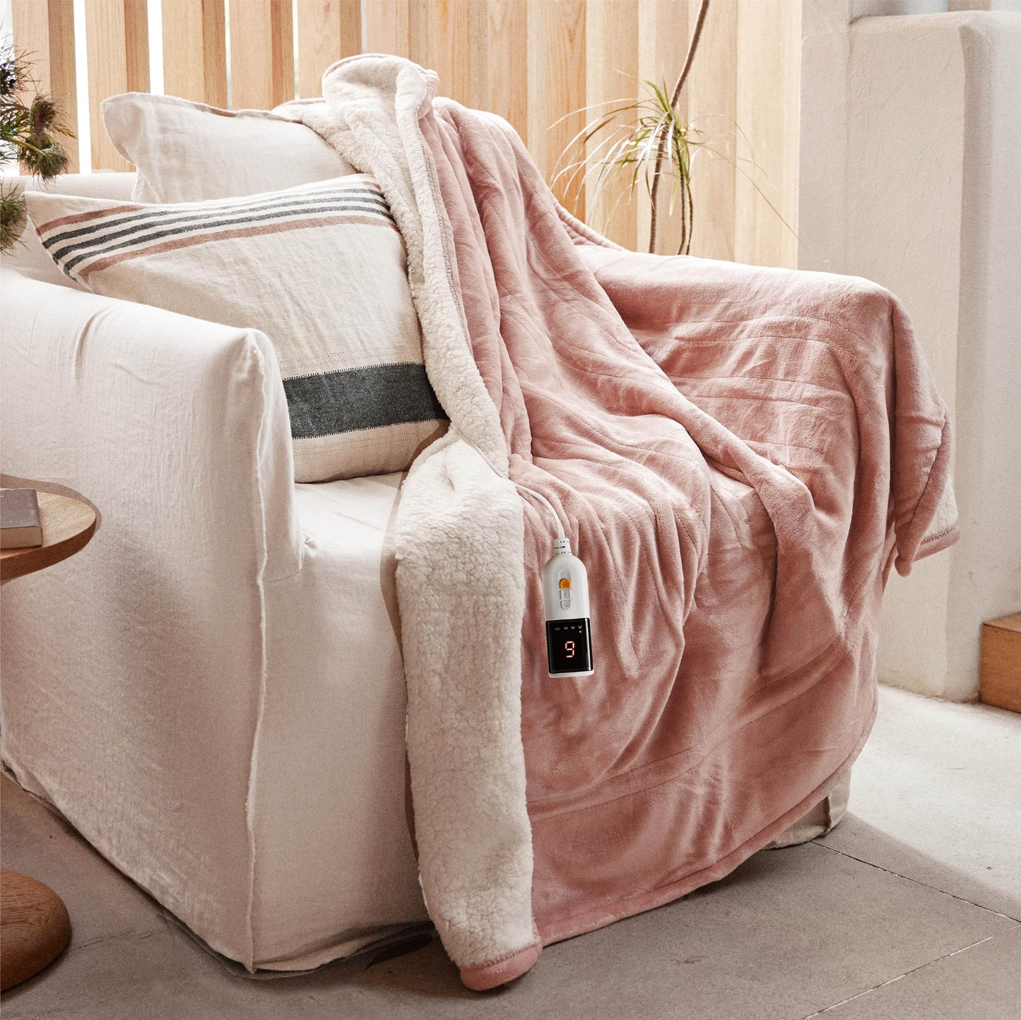 GOTCOZY Electric Blanket 130 x 180 cm Soft Silky Plush Heat Blanket Electric Blanket 6 Heat Settings and 10 Hours Auto-Off Timer Overheating Protection CE Certified Cuddly Blanket for Bed and Office
